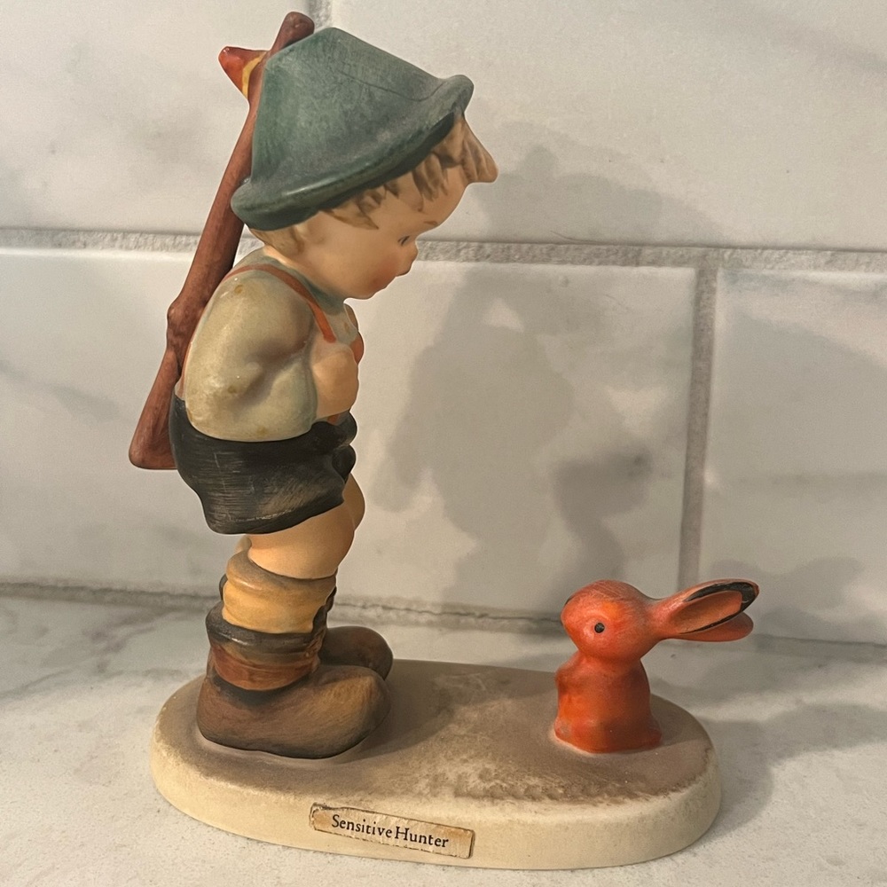 Hummel figure. Sensitive Hunter.